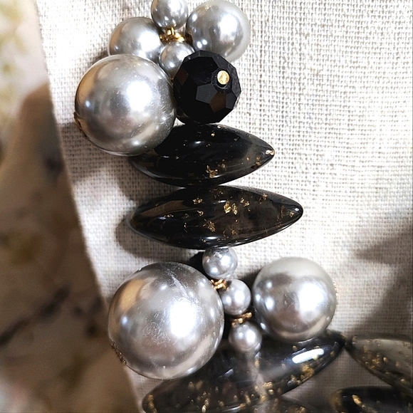 Huge Faux Black Grey Pearls Gold Flecks Lucite Confetti Glass Vintage Necklace - Picture 11 of 16